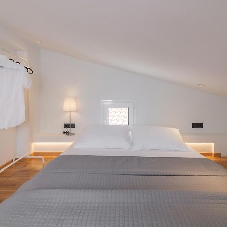 Minimal Loft With Sea View Over Zakynthos Harbor! Luaran gambar